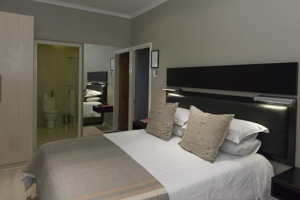 The Suburban Guest House บลูมฟอนเทน ห้อง รูปภาพ