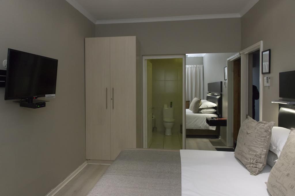 The Suburban Guest House บลูมฟอนเทน ห้อง รูปภาพ